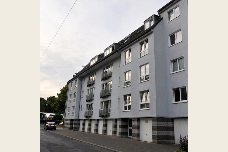Mehrfamilienhaus Krefeld Bösl Immobilien vorne