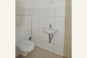 Mietobjekt Rheudt Bösl Immobilien Bad Toilette